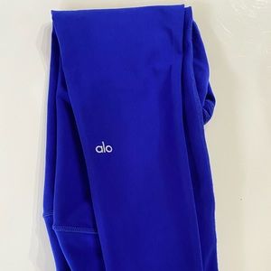 Alo yoga leggings - size small - great condition